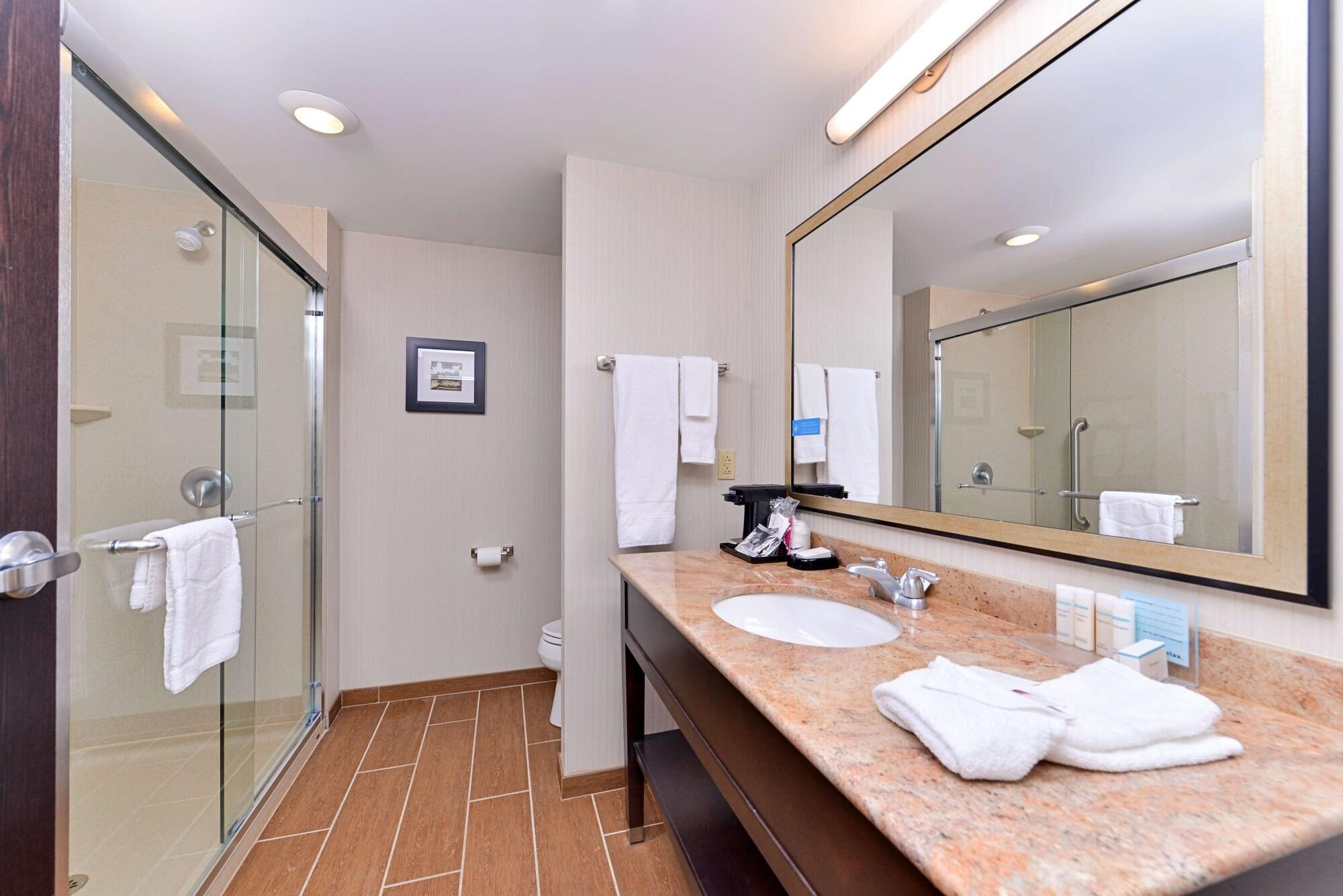 Hampton Inn & Suites California University-Pittsburgh Coal Center Εξωτερικό φωτογραφία